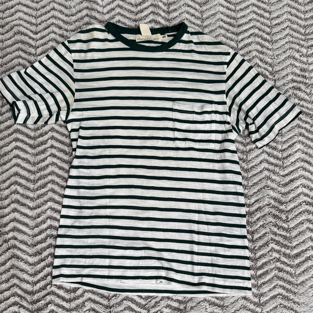H&M Men’s Green and White Striped Tee-size S